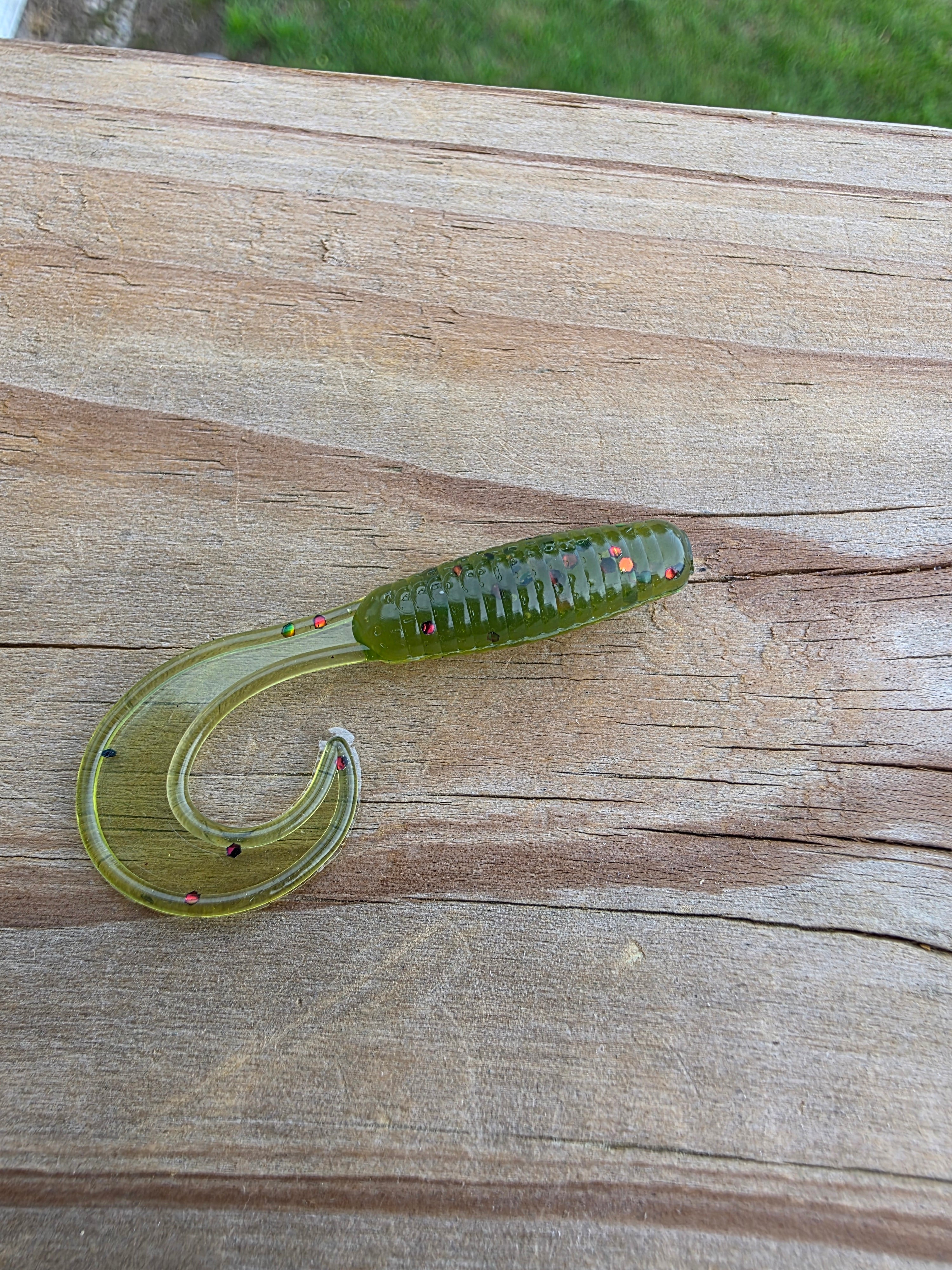2in Curly Tail